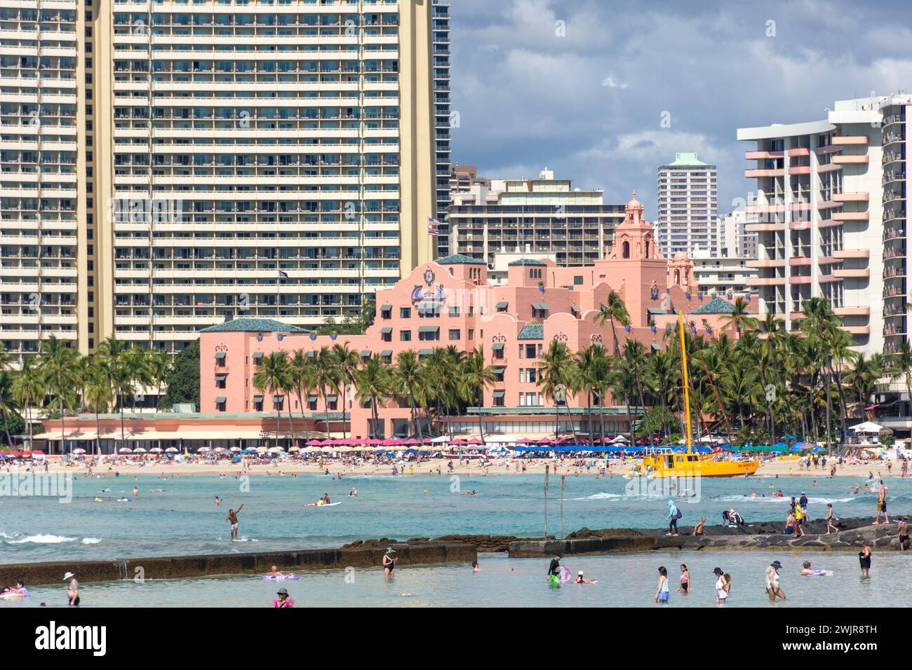 The Royal Hawaiian Resort Hotel, Waikiki Beach, Waikiki, Honolulu, Oahu, Hawaii, Stati Uniti d'America Foto Stock