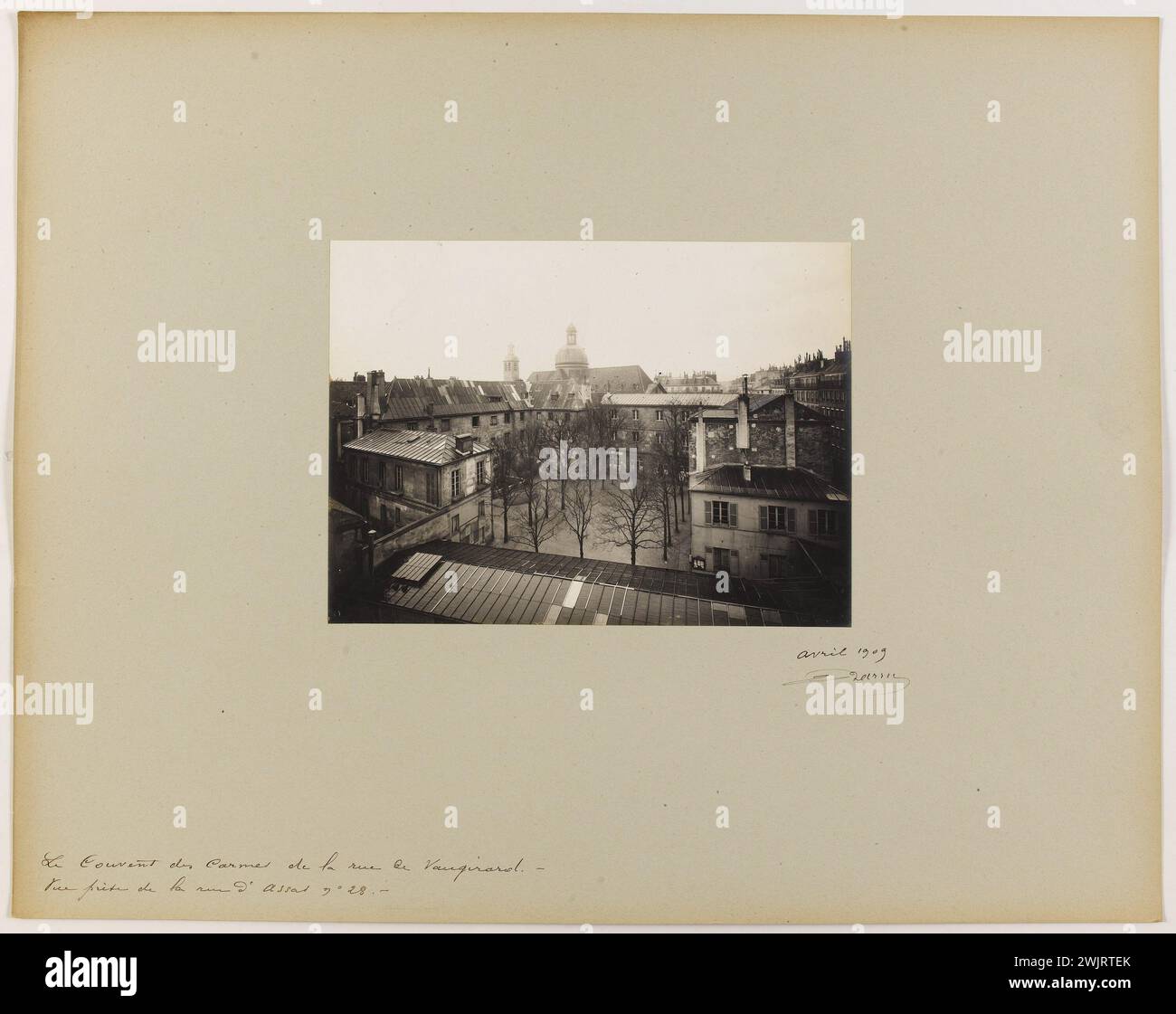 Facciata della chiesa del convento dei Carmes, rue de Vaugirard, vista vista vista vista vista presa dal n° 28 rue d'Assas. Parigi (6° arr.). Fotografia di Jean Barry (18.-19.). Aprile 1909. Parigi, museo Carnavalet. Parigi, museo Carnavalet. 123616-24 Foto Stock