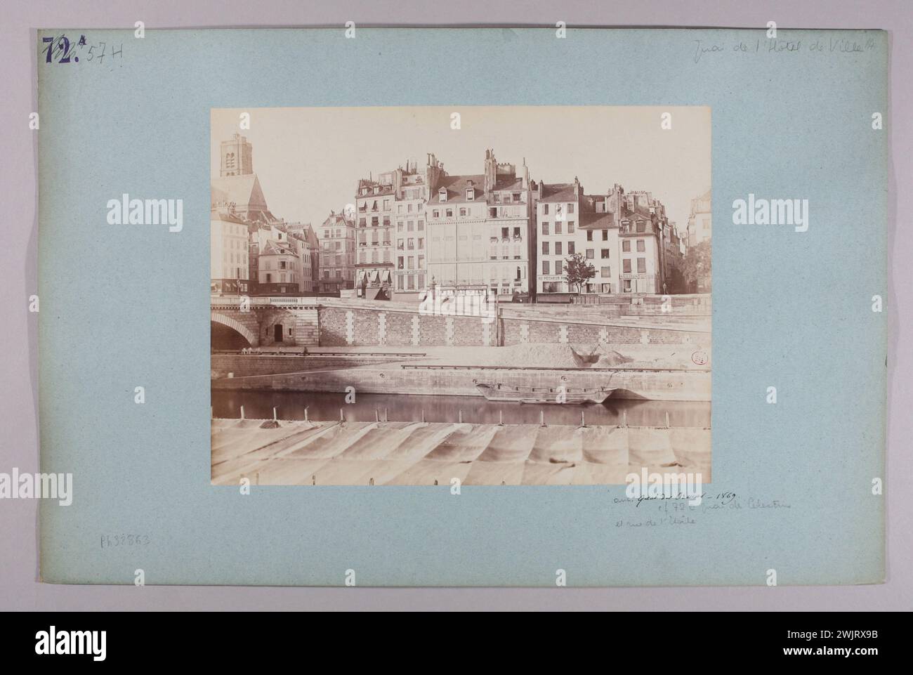 Anonimo, Quai de l'Hotel-de-Ville, ex Quai des Ormes, 4° arrondissement, Parigi. (Titolo fittizio). Estrazione di carta per albumina. Museo Carnavalet, storia di Parigi. Foto Stock