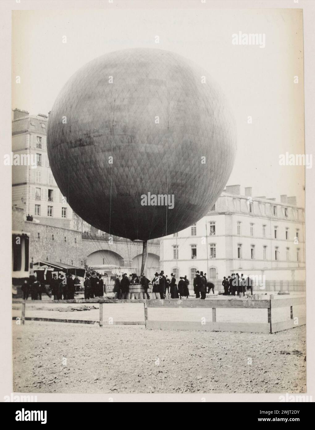 Blancard, Hippolyte (1843 - D.1924), gonfiore di un pallone quai de Billy, 16° arrondissement, Parigi (titolo fittizio), 1890. Estrazione Platinum. Museo Carnavalet, storia di Parigi. Foto Stock