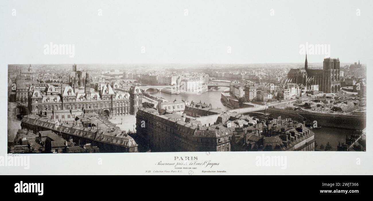 Parigi, Panorama tratto dalla torre Saint-Jacques nel 1867 '. Anonimo. Fotografia. Parigi, Musée Carnavalet. 24925-6 Arrondissement IV, Cattedrale, Hotel de Ville de Paris, Ile de la Cité, 4° 4° 4°, municipio, Notre-Dame, Pont Neuf, panorama, Second Empire, Senna, Vista panoramica Foto Stock