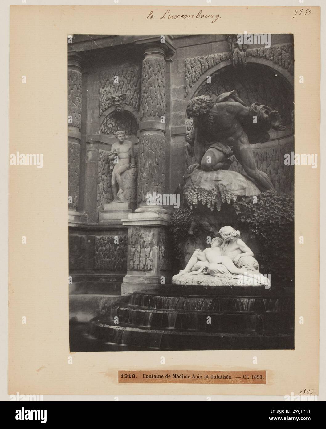 Blancard, Ippolita (1843 - D.1924), sorprendente polifemo Galatée tra le braccia di Aci, statua della Fontaine de Médicis, Jardin du Luxembourg, vi arrondissement, Parigi (titolo fittizio), 1890. Stampa Platinum. Museo Carnavalet, storia di Parigi. Foto Stock