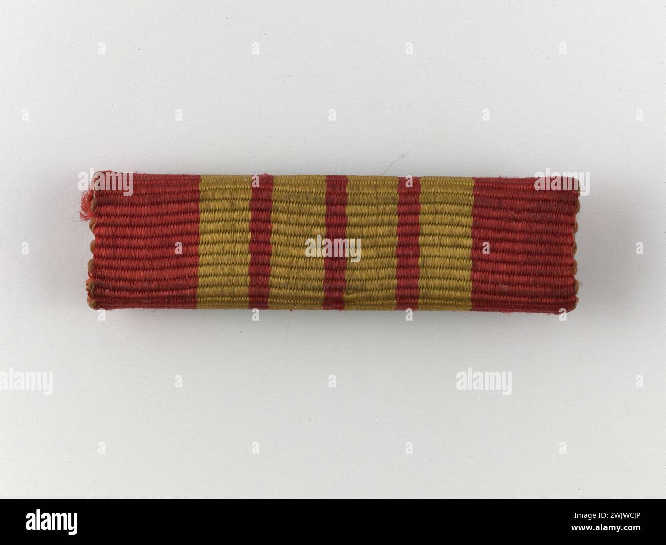 Richiama la barra della croce di guerra del 1939-1945. Tessuto, metallo, 1945-1990. Museo generale Leclerc dell'Hauteclocque e della liberazione di Parigi, Museo Jean Moulin. Foto Stock