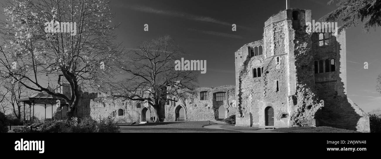 Le rovine del castello di Newark, Newark on Trent, Nottinghamshire, Inghilterra, Gran Bretagna, Regno Unito Foto Stock