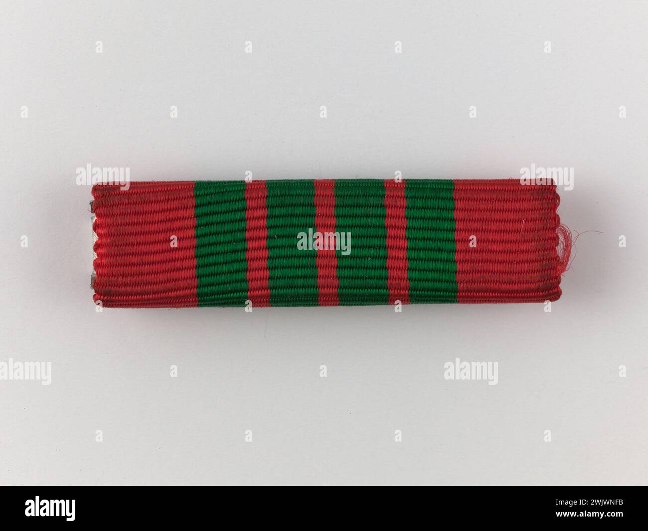 Richiama la barra della croce di guerra del 1939-1945. Tessuto, metallo, 1945-1990. Museo generale Leclerc dell'Hauteclocque e della liberazione di Parigi, Museo Jean Moulin. Foto Stock