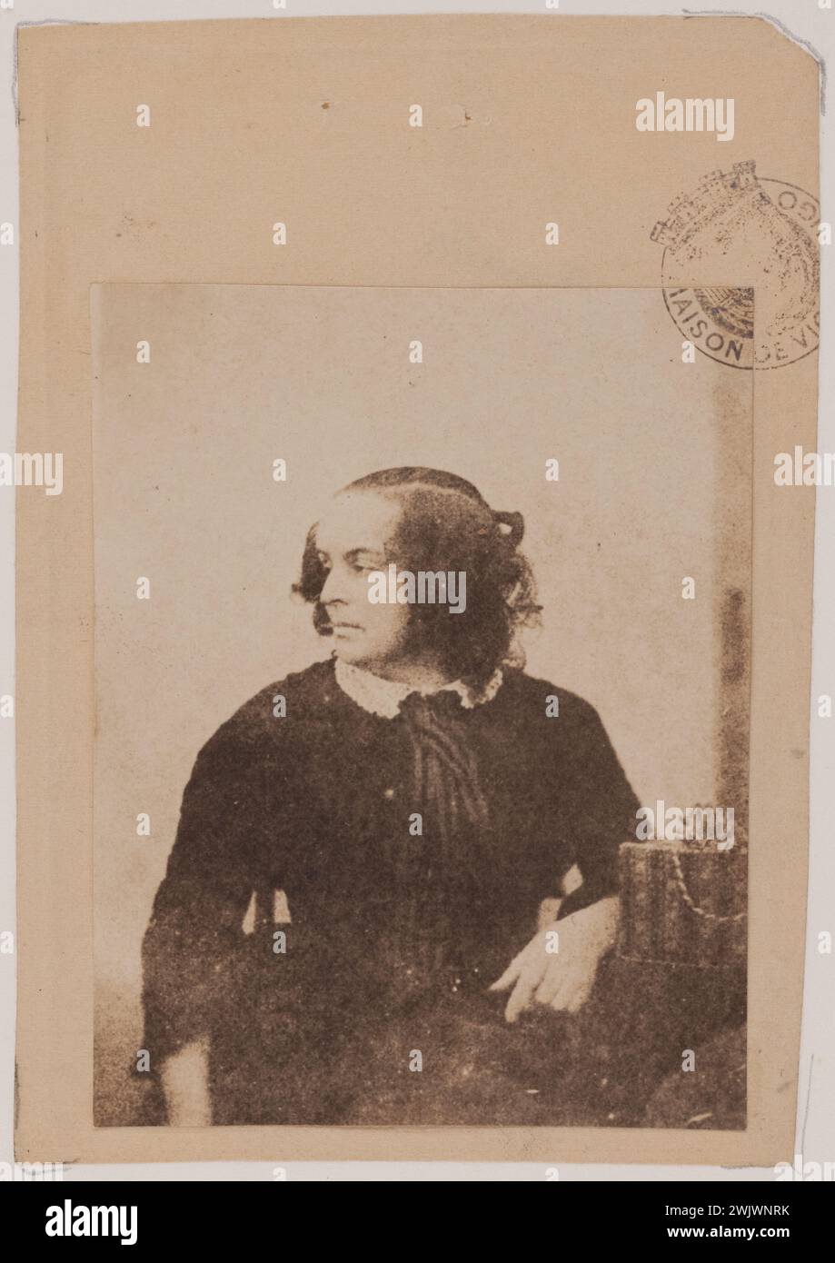 Madame Hugo di profilo, girata a sinistra. Fotografia dell'officina della maglia. Tassa sulla carta salata, 1853-1855. Parigi, casa di Victor Hugo. 71161-28 Jersey workshop, scritto in francese, esilio, sinistra, profilo, ritratto, svolta, XIX secolo XIX XIX secolo XIX secolo Foto Stock