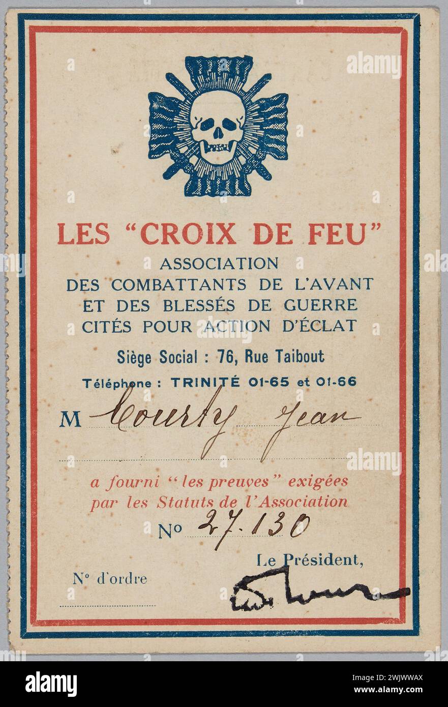 Imp. A. Lapod. Croix de Feu (n. - d.), carta d'identità n. 27,130 dell'associazione Les Croix de Feu (titolo assegnato), 1934. Carta di cartone, inchiostro, colla. Museo della Liberazione di Parigi - Museo generale Leclerc - Museo Jean Moulin. Foto Stock