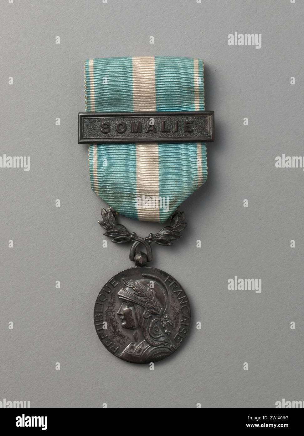 Medaglia coloniale (detto oggi medaglia d'oltremare). Museo generale Leclerc dell'Hauteclocque e della liberazione di Parigi, Museo Jean Moulin. 78986-9 Somalia clip, impero coloniale francese, guerra 1939-1945, guerra 39-45, medaglia coloniale, medaglia d'oltremare, medaglia militare, seconda guerra mondiale Foto Stock