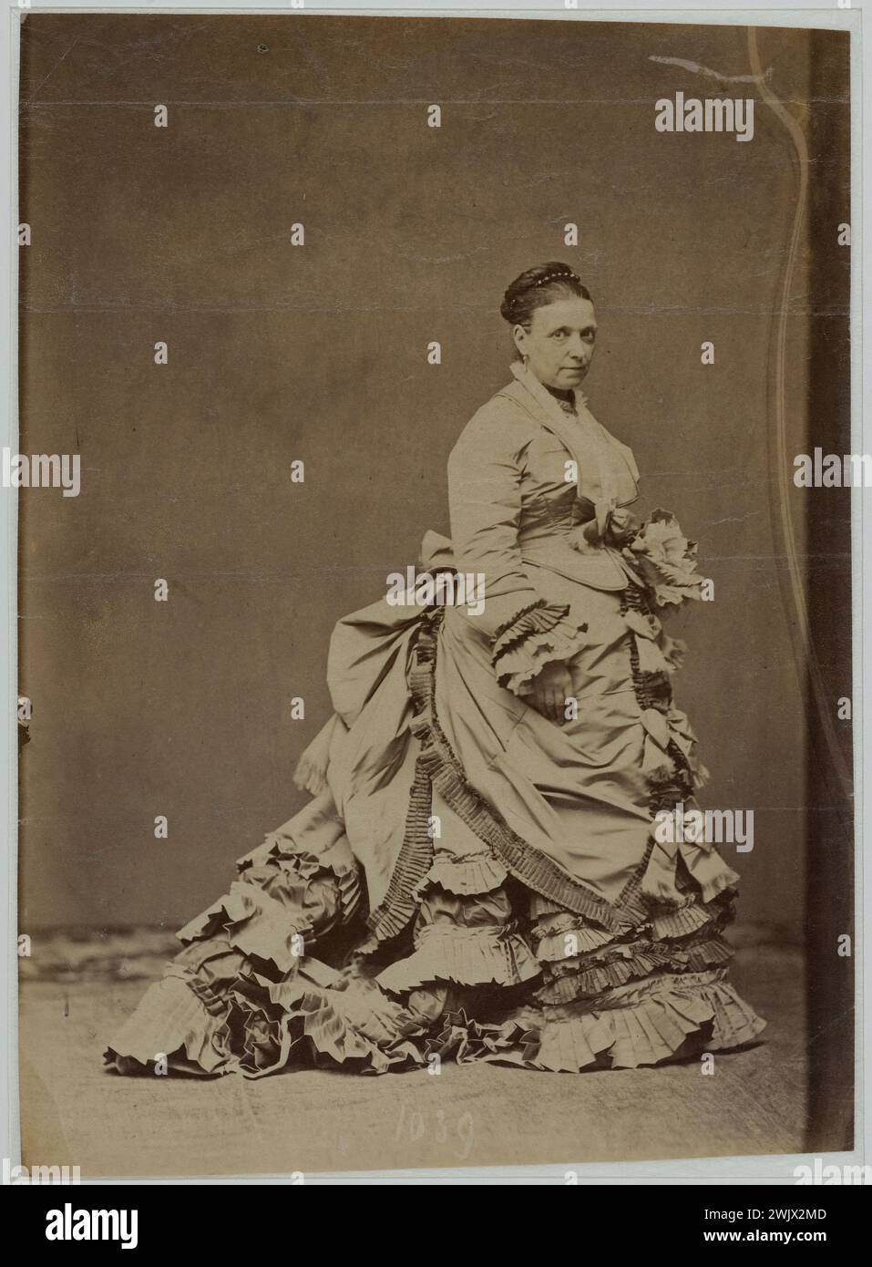 MADAME IRMA SIMON MODELLO. 1870-1875. Fotografia anonima. Galliera, museo della moda della città di Parigi. 60252-1 Falso, donna, moda femminile, MADAME IRMA Simon modella, Second Empire, XIX secolo, abito, WC Foto Stock