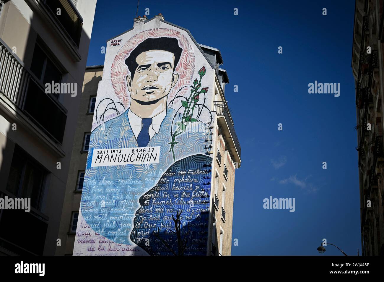 Parigi, Francia. 17 febbraio 2024. Affresco in omaggio a Missak Manouchian nel ventesimo distretto di Parigi. Francia il 17 febbraio 2024, a Parigi, Francia. Foto di Stephane le Tellec/ABACAPRESS.COM credito: Abaca Press/Alamy Live News Foto Stock