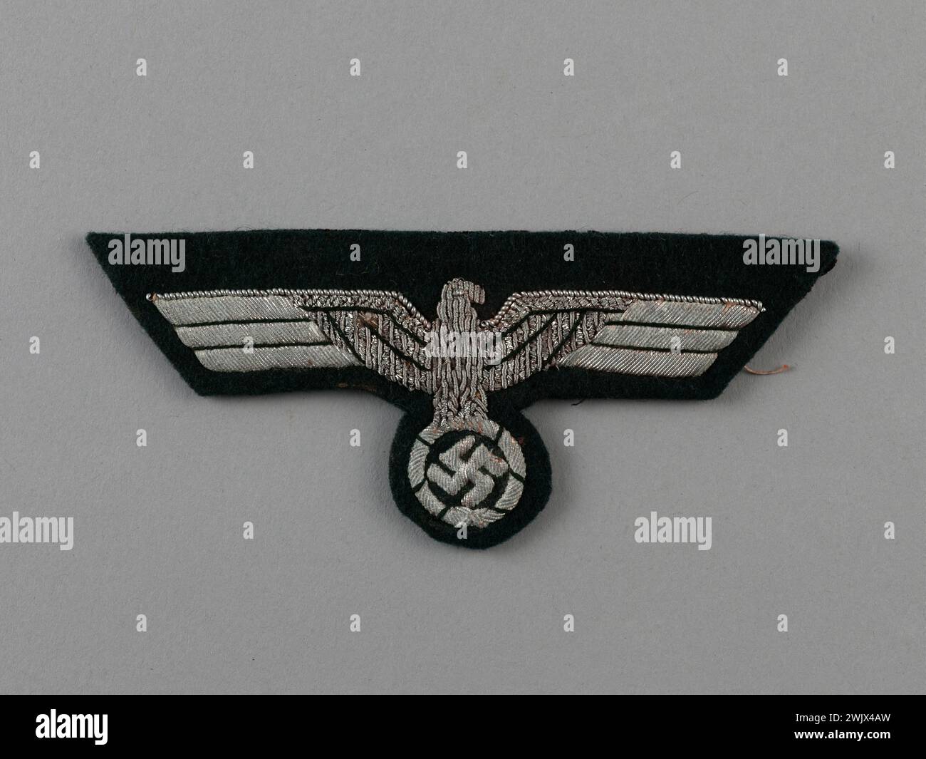 Guerra 1939-1945. Aquila toracica HEER. Museo generale Leclerc dell'Hauteclocque e della liberazione di Parigi, Museo Jean Moulin. 75312-21 aquila nazista, esercito tedesco, Cross Range, decorazione militare, guerra 1939-1945, guerra 39-45, IIIEM 3th 3rd Reich Troisieme Reich, distintivo militare, oggetto, seconda guerra mondiale, simbolo nazista Foto Stock