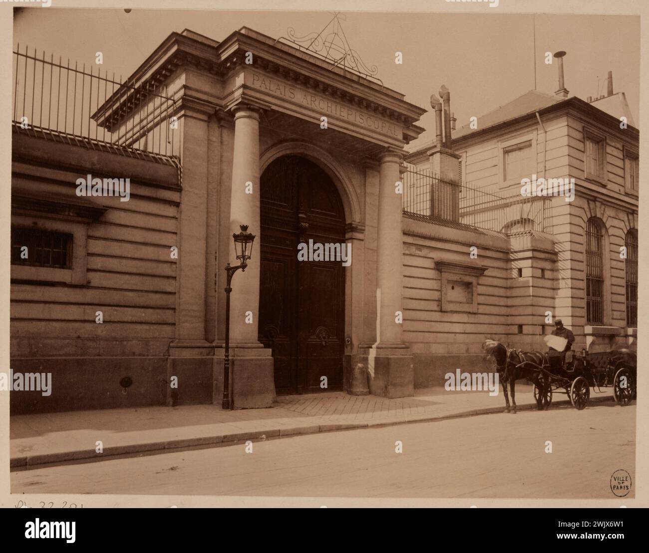 Atget, Eugène (Jean Eugène Auguste Atget, dit) (n.1857-02-12-D.1927-08-04), ex hotel Charnac (Hôtel du Châtelet), Palazzo Arcivescovile, 127 rue de Grenelle, 7° arrondissement, Parigi (titolo fedele), 1885. Disegnare su carta di albumina. Museo Carnavalet, storia di Parigi. Foto Stock