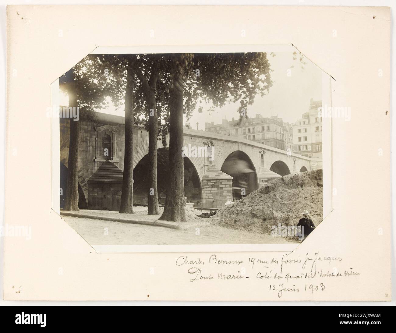 Berge vicino a Marie Pont, lato del Quai de l'Hotel-de-Ville. Parigi (IV arr.). Fotografia di Charles Berroux. Gelatino-Silver-Bromide Draw, 12 giugno 1903. Parigi, museo Carnavalet. 123089-4 Foto Stock
