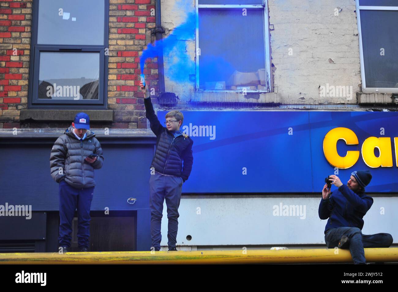 I tifosi dell'Everton manifestano contro la deduzione di 10 punti imposta al club per aver infranto le regole del PSR. Foto Stock