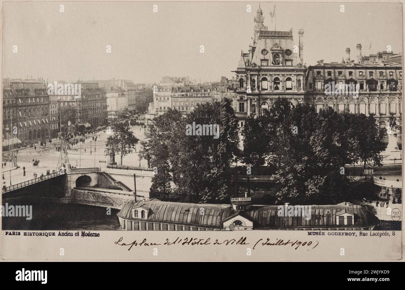 Anonimo, Place de l'Hotel de Ville (luglio 1900) (titolo registrato (lettera)), 1900-07. Processo argentic. Museo Carnavalet, storia di Parigi. Foto Stock
