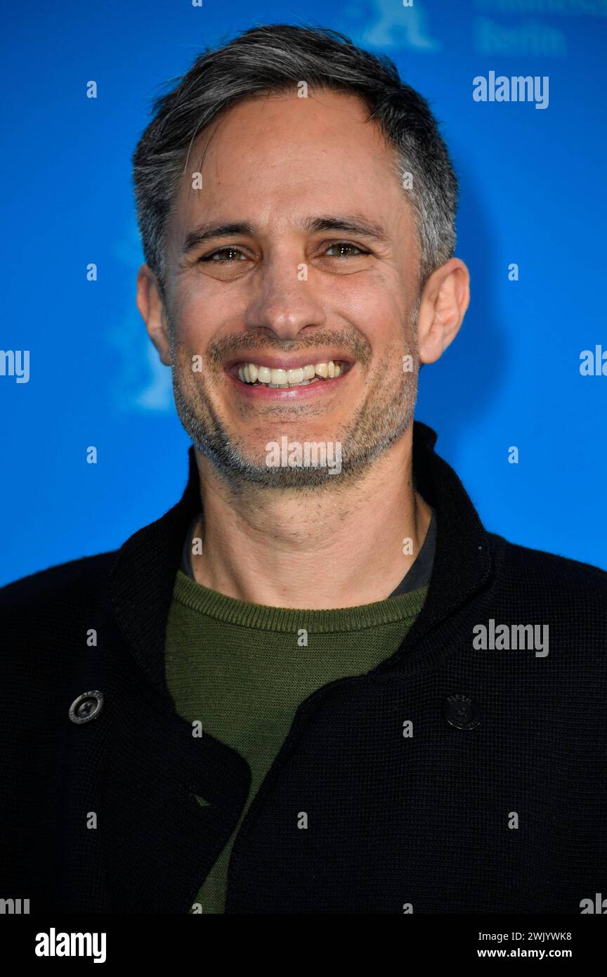 Gael Garcia Bernal Beim Photocall zum Kinofilm Another End auf der Berlinale 2024 / 74. Internationale Filmfestspiele Berlin im Hotel Grand Hyatt. Berlino, 17.02.2024 *** Gael Garcia Bernal al photocall per il lungometraggio Another End al Berlinale 2024 74 Berlin International Film Festival presso l'Hotel Grand Hyatt Berlin, 17 02 2024 foto:Xn.xKubelkax/xFuturexImagex END_4232 Foto Stock