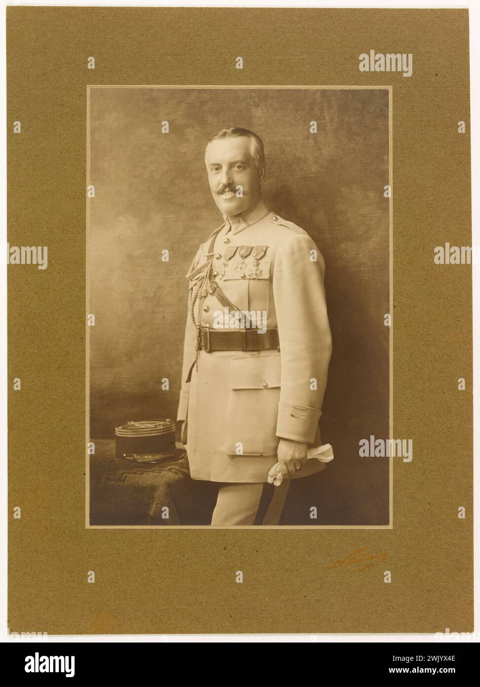 Ritratto di un capitano, precedentemente attribuito a Georges Hugo. Fotografia di Nadar (1820-1910). Disegnare su carta di albumina. Parigi, Maison de Victor Hugo. 122891-10 Ritratto Foto Stock