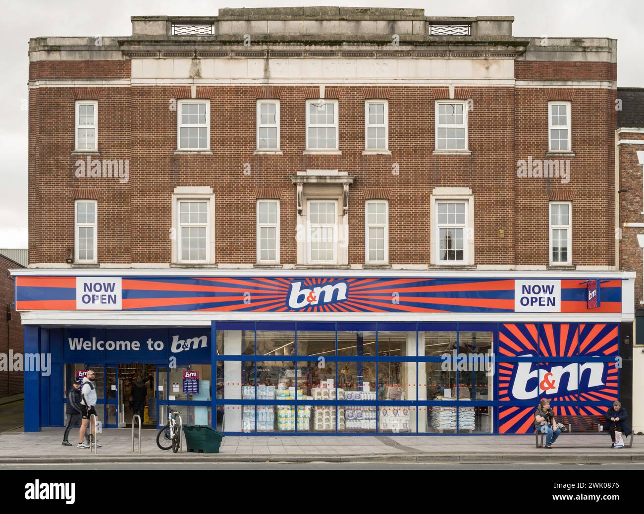 Negozio B and M a Stockton High Street, ex negozio Marks and Spencer, Inghilterra, Regno Unito Foto Stock