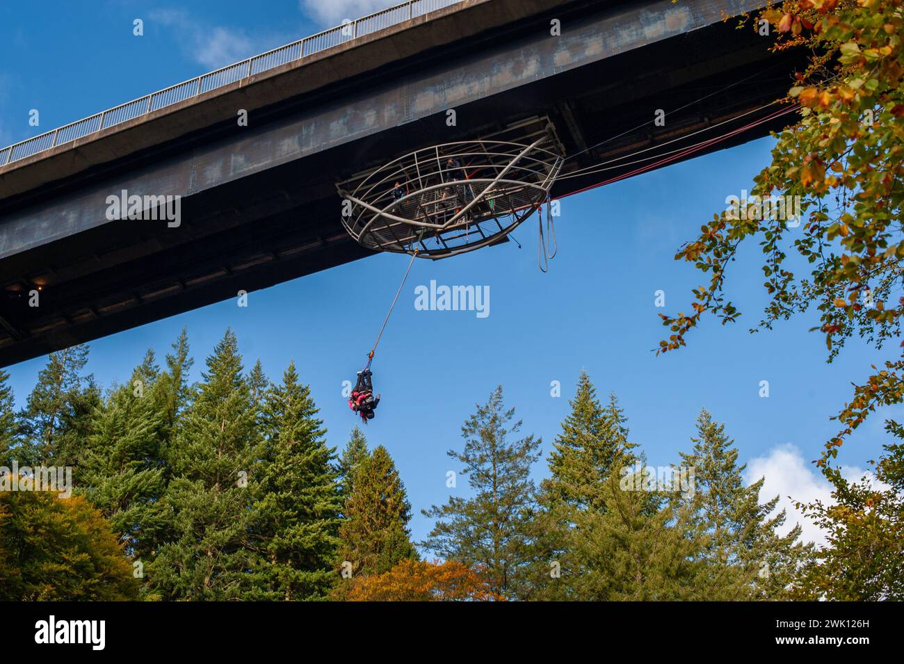 Highland Fling Bungee sul ponte sul fiume garry. Pitlochry Foto Stock