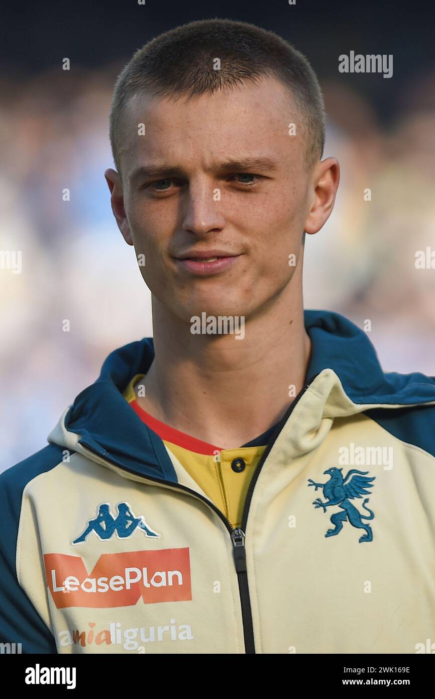 Napoli, Italia. 17 febbraio 2024. Albert Gudmundsson del Genoa CFC durante la partita di serie A tra SSC Napoli e Genoa CFC allo Stadio Diego Armando Maradona Napoli Italia il 17 febbraio 2024. Credito: Franco Romano/Alamy Live News Foto Stock