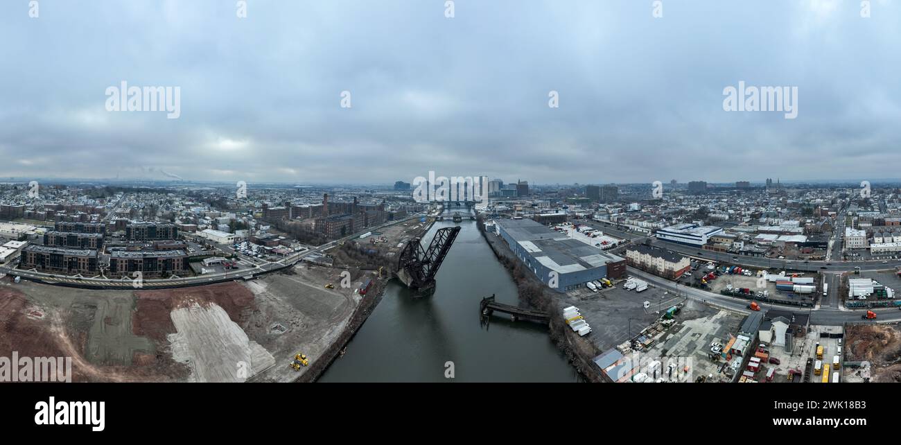 Antenna di Newark, NJ e NX Bridge sul fiume Passaic. Foto Stock
