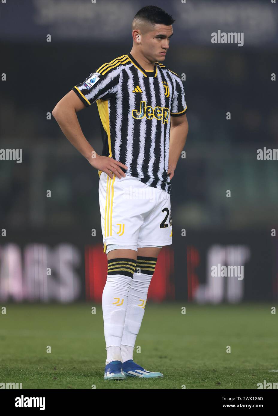 Verona, Italia. 17 febbraio 2024. Carlos Alcaraz della Juventus guarda durante la partita di serie A allo Stadio Mara'Antonio Bentegodi di Verona. Il credito per immagini dovrebbe essere: Jonathan Moscrop/Sportimage Credit: Sportimage Ltd/Alamy Live News Foto Stock