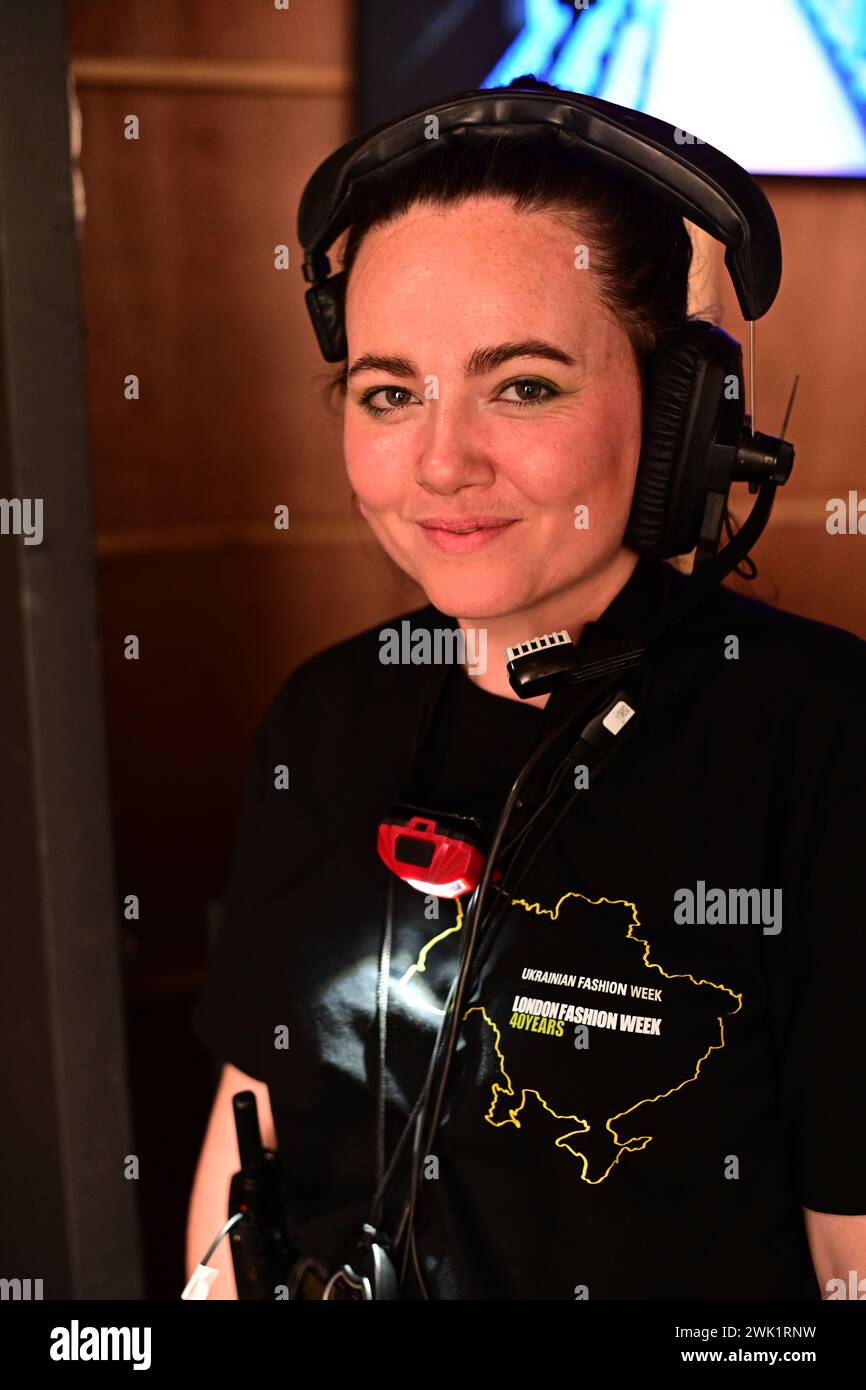 Londra, Regno Unito. 17 febbraio 2024. Backstage: La settimana della moda Ucraina presenta Tamar Keburia, J'amemme e Gasanova all'Old Selfridges Hotel, Londra, Regno Unito. Credito: Vedi li/Picture Capital/Alamy Live News Foto Stock