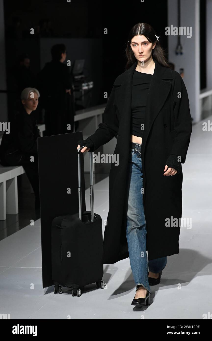 Londra, Regno Unito. 17 febbraio 2024. Prove al Backstage: Ukrainian Fashion Week presenta Tamar Keburia, J'amemme e Gasanova all'Old Selfridges Hotel, Londra, Regno Unito. Credito: Vedi li/Picture Capital/Alamy Live News Foto Stock