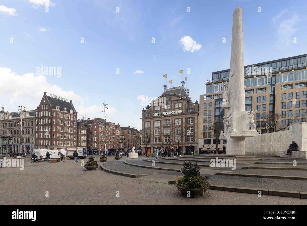 Monumento nazionale di guerra in Piazza Dam ad Amsterdam per la commemorazione delle vittime di guerra. Foto Stock