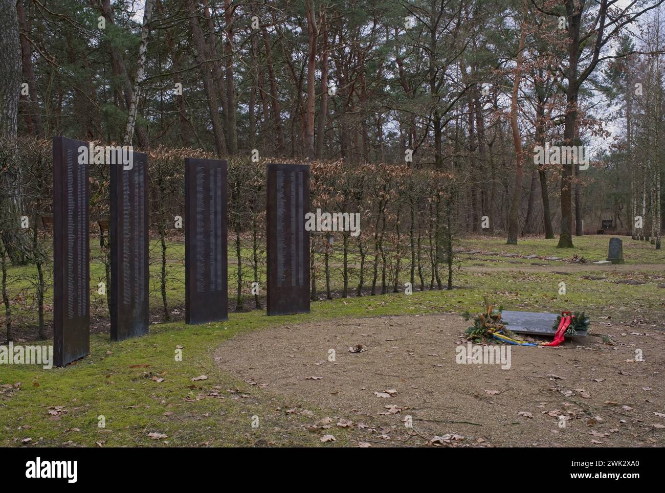 Luckenwalde, Germania - 3 febbraio 2024: Stalag III campo di prigionia. Qui morirono più di 5.000 prigionieri provenienti da diversi paesi. Nuvoloso giorno d'inverno. Sele Foto Stock