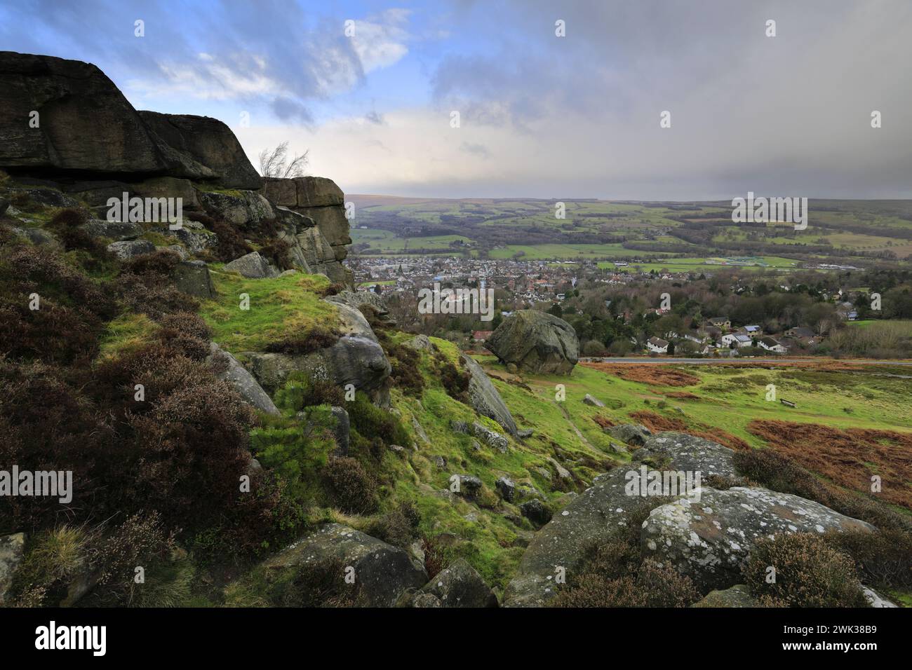 Le rocce di mucca e vitello su Ilkley Moor, Ilkley Town, West Yorkshire, Inghilterra, Regno Unito Foto Stock