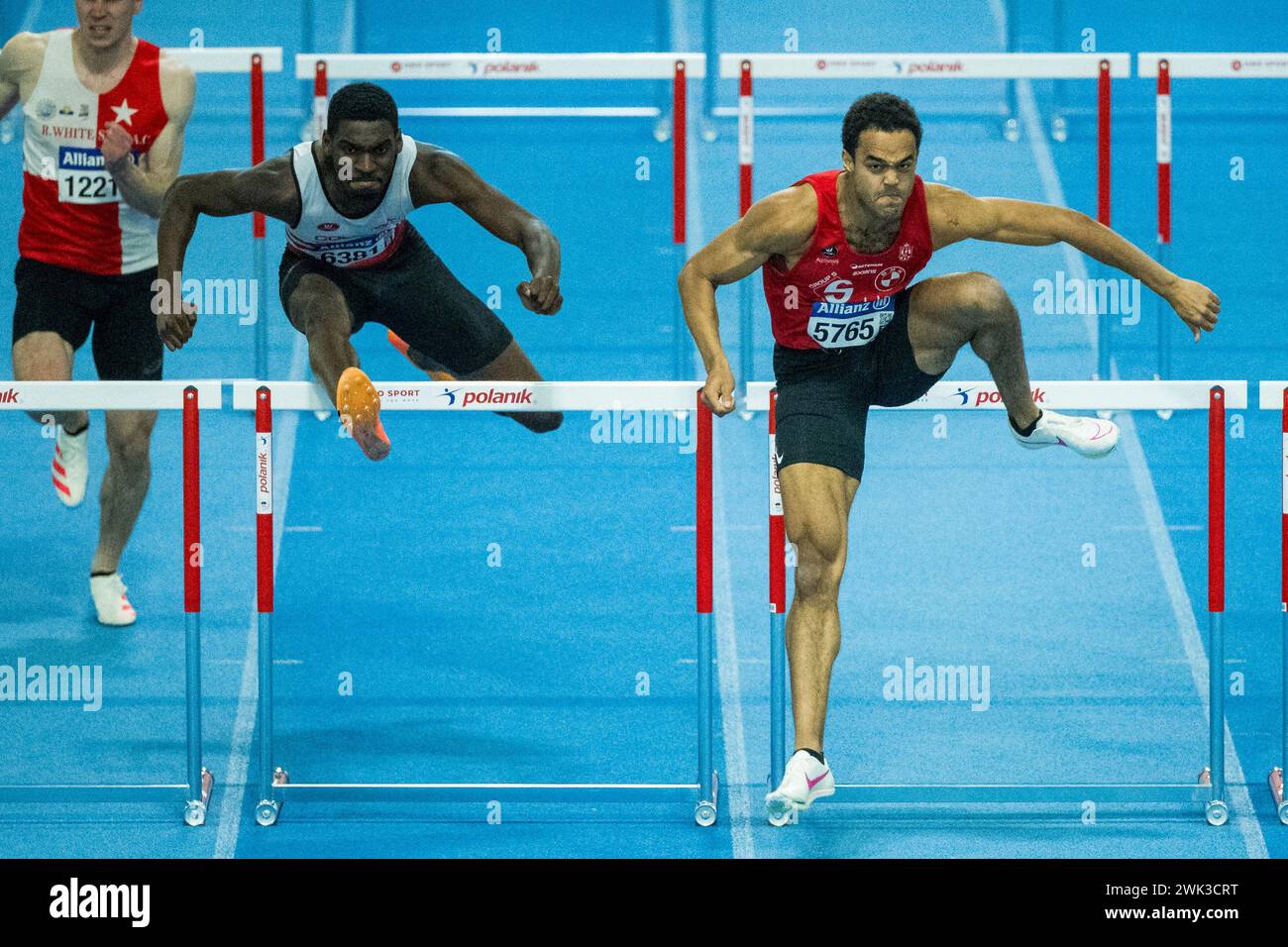 Ottignies Louvain la Neuve, Belgio. 18 febbraio 2024. L'atleta belga Elie Bacari e il belga Michael Obasuyi sono stati fotografati in azione durante i 60 m ostacoli maschili, ai campionati di atletica indoor belgi, domenica 18 febbraio 2024 a Ottignies-Louvain-la-Neuve. BELGA PHOTO JASPER JACOBS credito: Belga News Agency/Alamy Live News Foto Stock