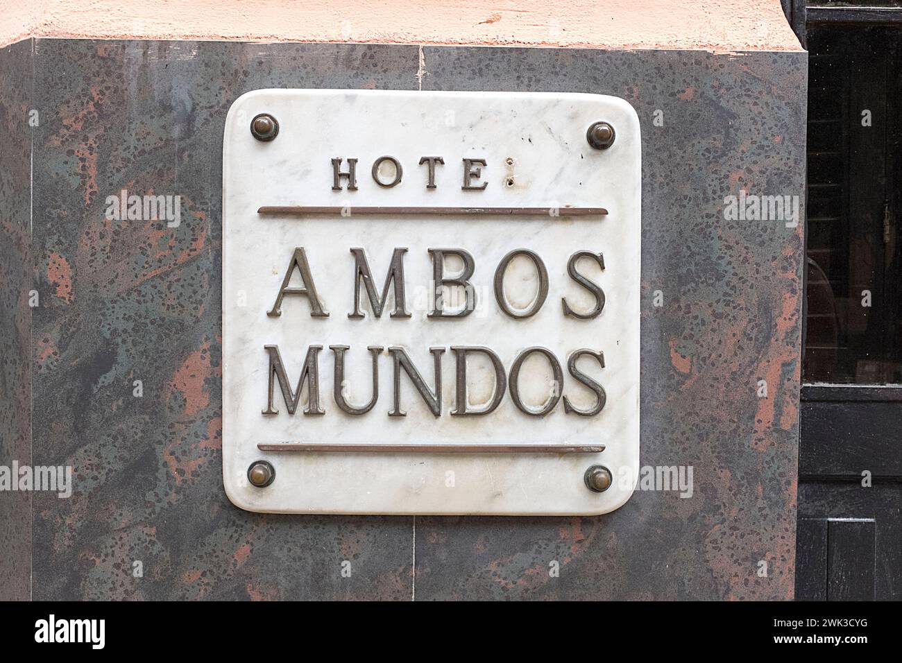 Targhetta degli hotel 'Ambos Mundos' nel Havana.platte Foto Stock