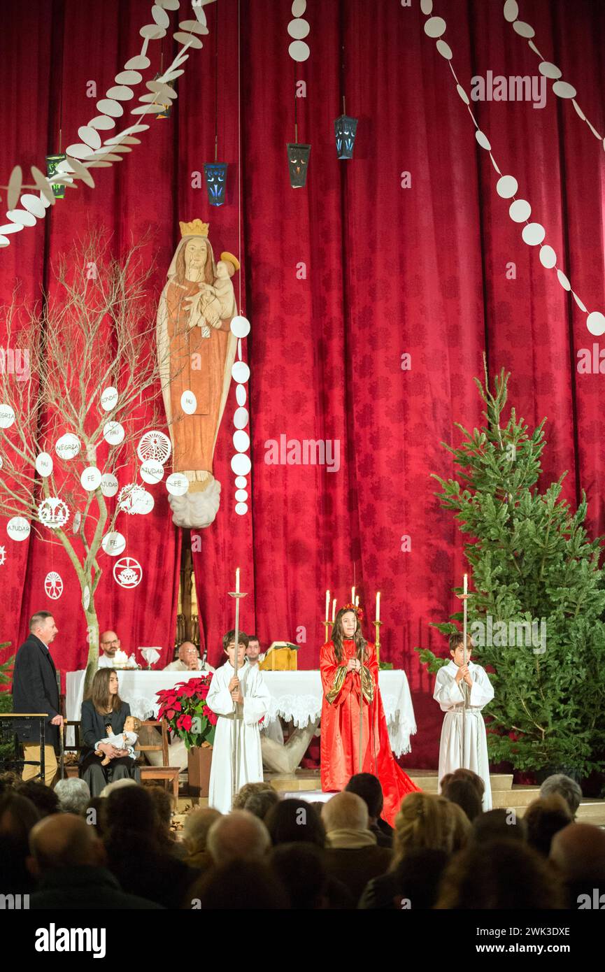 Durante la messa di Natale a Maiorca, viene tradizionalmente eseguita la "Cant de la Sibil·la" (canzone della Sibilla). Foto Stock