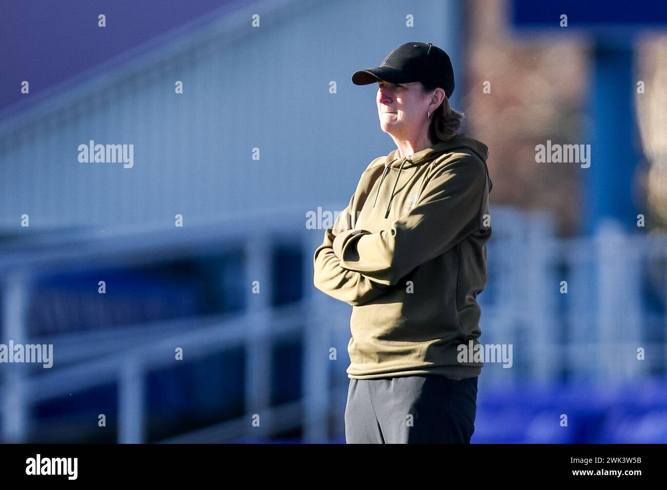 Birmingham, Regno Unito. 18 febbraio 2024. La manager del Southampton, Marianne Spacey-Cale, durante il match per il Women Championship tra Birmingham City Women e Southampton Women a St Andrews, Birmingham, Inghilterra, il 18 febbraio 2024. Foto di Stuart Leggett. Solo per uso editoriale, licenza richiesta per uso commerciale. Non utilizzare in scommesse, giochi o pubblicazioni di singoli club/campionato/giocatori. Crediti: UK Sports Pics Ltd/Alamy Live News Foto Stock