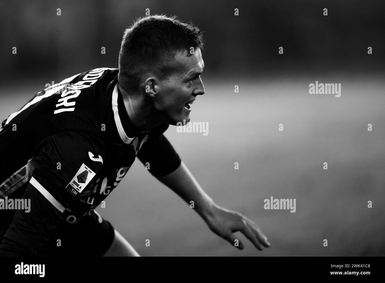 Karol Swiderski (Hellas Verona) durante la partita di serie A italiana tra Hellas Verona 2-2 Juventus allo Stadio Marcantonio Bentegodi il 17 febbraio 2024 a Verona. Crediti: Maurizio Borsari/AFLO/Alamy Live News Foto Stock