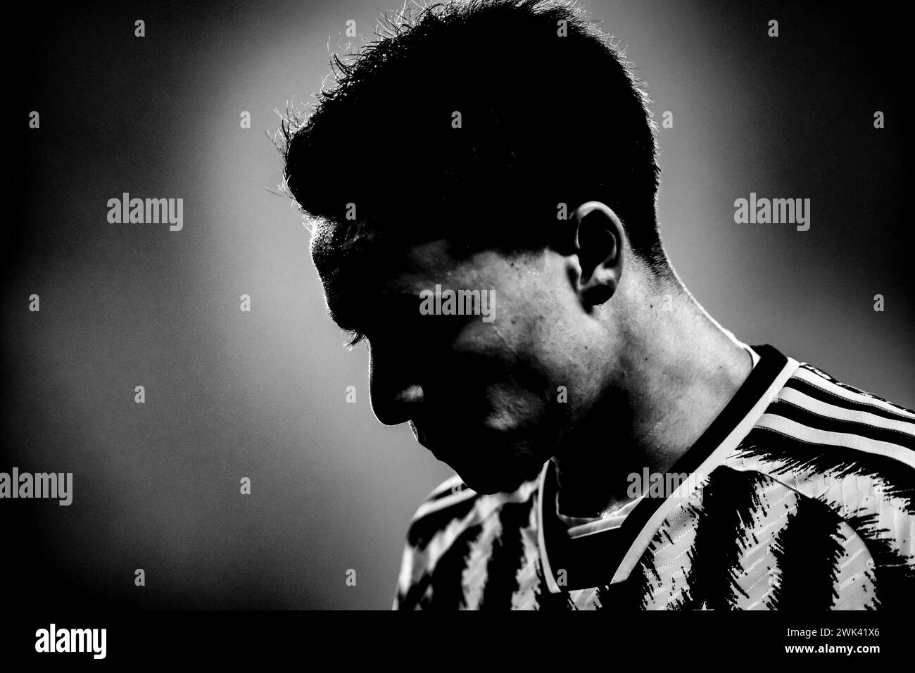 Kenan Yldz (Juventus) durante la partita di serie A italiana tra Hellas Verona 2-2 Juventus allo stadio Marcantonio Bentegodi il 17 febbraio 2024 a Verona. Crediti: Maurizio Borsari/AFLO/Alamy Live News Foto Stock