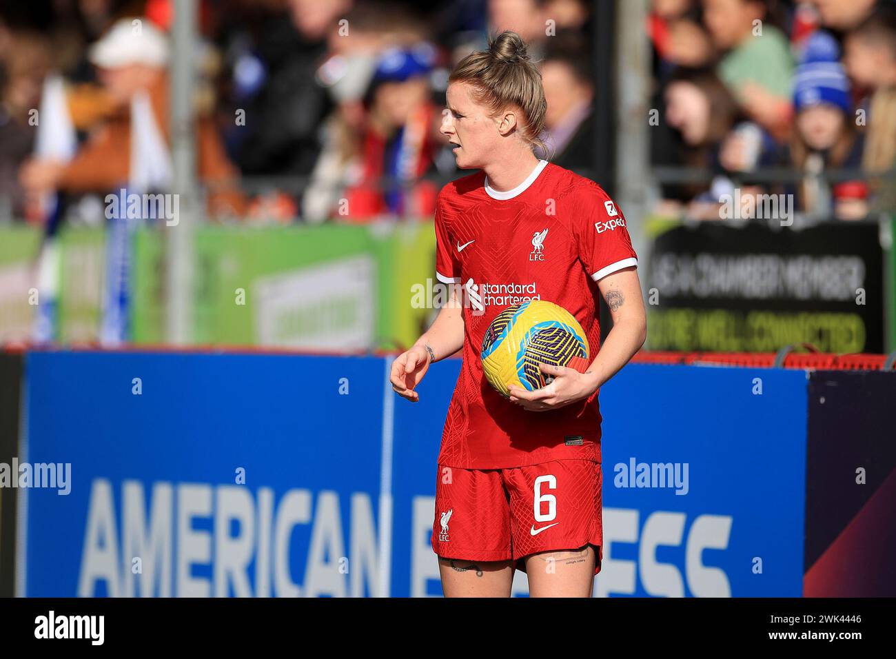 Crawley, Regno Unito. 18 febbraio 2024. Durante la partita di fa Women's Super League tra Brighton & Hove Albion Women e Liverpool Women al Broadfield Stadium di Crawley, Inghilterra, il 18 febbraio 2024. Foto di Carlton Myrie. Solo per uso editoriale, licenza richiesta per uso commerciale. Non utilizzare in scommesse, giochi o pubblicazioni di singoli club/campionato/giocatori. Crediti: UK Sports Pics Ltd/Alamy Live News Foto Stock