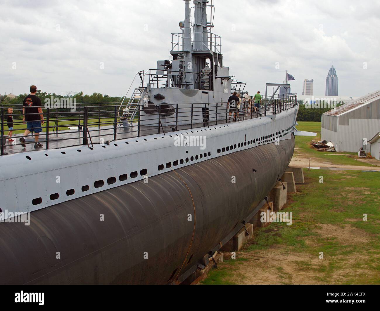 Mobile, Alabama, Stati Uniti - 11 agosto 2012: Sottomarino classe Gato USS Drum nel USS Alabama Battleship Memorial Park. Foto Stock