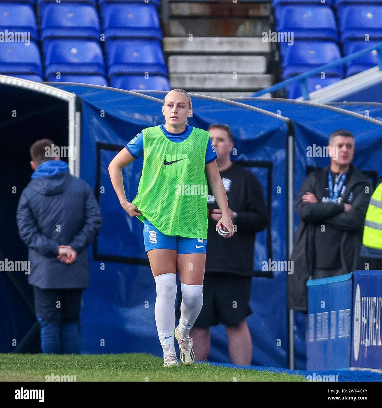 Birmingham, Regno Unito. 18 febbraio 2024. Durante il match per il Women Championship tra Birmingham City Women e Southampton Women a St Andrews, Birmingham, Inghilterra, il 18 febbraio 2024. Foto di Stuart Leggett. Solo per uso editoriale, licenza richiesta per uso commerciale. Non utilizzare in scommesse, giochi o pubblicazioni di singoli club/campionato/giocatori. Crediti: UK Sports Pics Ltd/Alamy Live News Foto Stock