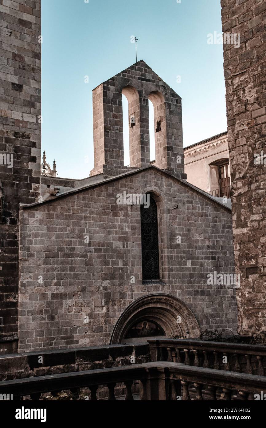 Foto dell'architettura storica di Barcellona. Splendide fotografie di paesaggi urbani. Torre Mirador e Palau del Lloctinent Catalogna, Spagna. Ciao Foto Stock