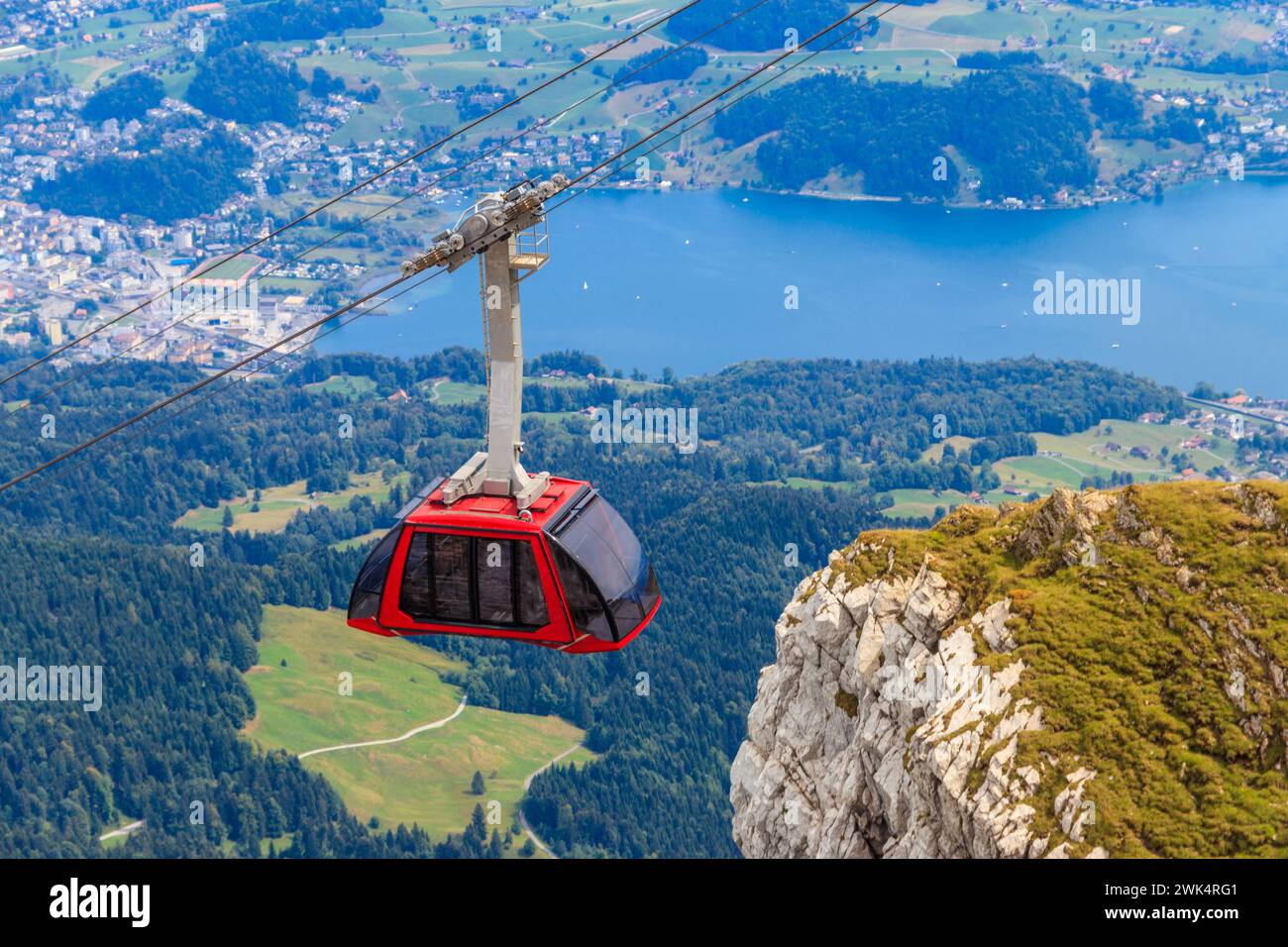 Funivia sopraelevata fino alla cima del Monte Pilatus nel Cantone di Lucerna, Svizzera Foto Stock
