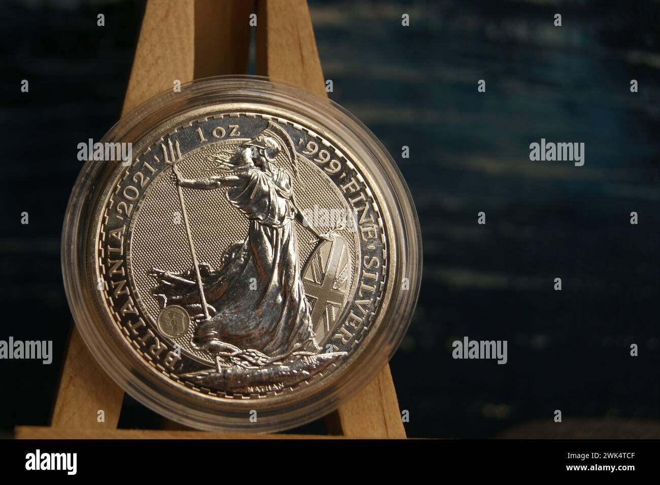 5 kg di Britania 2021 ml. Moneta da investimento in argento del Regno Unito in capsula. Primo piano. Foto Stock