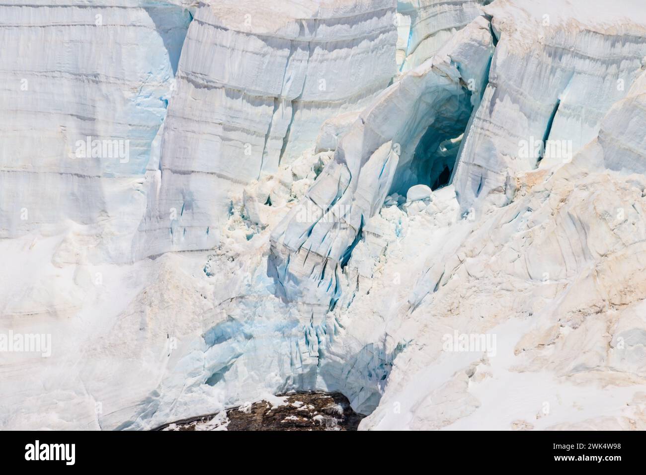 Neve permafrost alta nelle Alpi svizzere Foto Stock