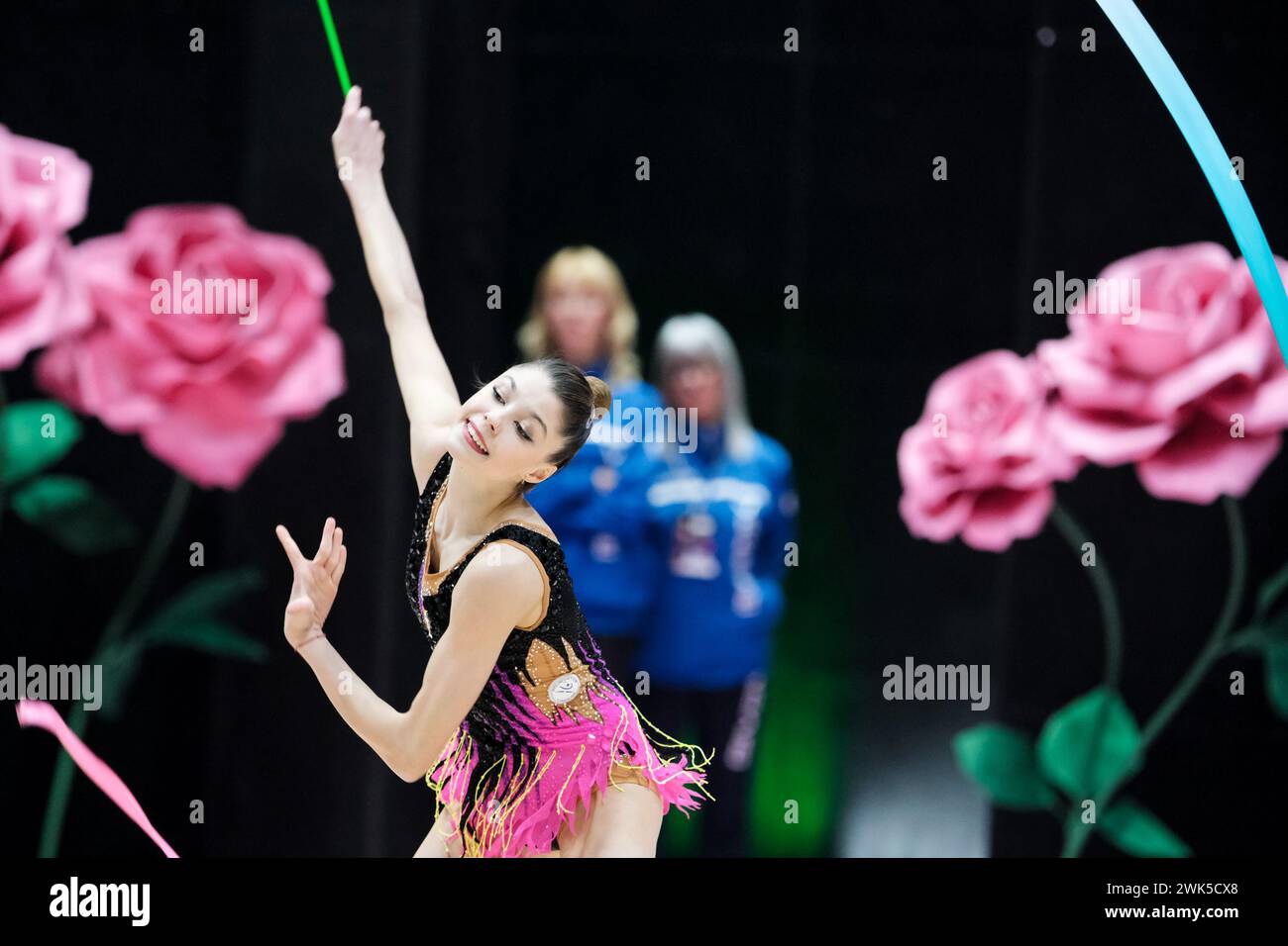 Chieti, Italia. 17 febbraio 2024. La ginnasta ritmica italiana Maria Bergomi si esibisce per il Varese Team durante la ginnastica ritmica FGI 2024 regular season serie A1 1° round al Palatricalle Chieti. Primo round stagionale regolare dei Campionati Italiani di ginnastica ritmica 2024 a Chieti, Italia crediti: SOPA Images Limited/Alamy Live News Foto Stock