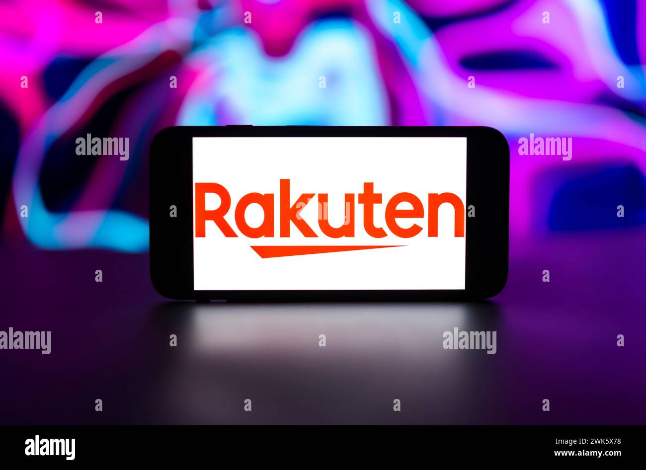 India. 19 febbraio 2024. In questa immagine, il logo Rakuten viene visualizzato sullo schermo di un telefono cellulare. (Foto di Idrees Abbas/SOPA Images/Sipa USA) *** esclusivamente per notizie editoriali **** credito: SIPA USA/Alamy Live News Foto Stock