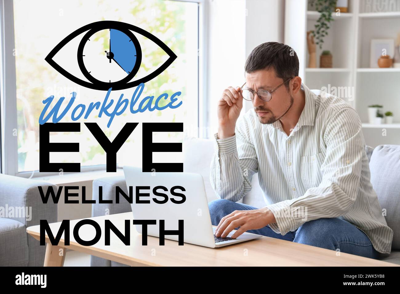 Banner per Workplace Eye Wellness Month con un giovane che utilizza un laptop Foto Stock