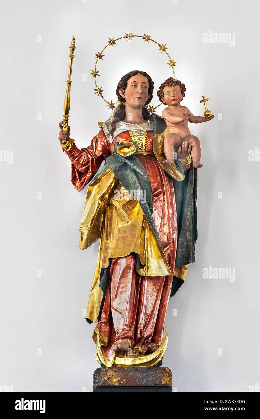 Maria con scettro, Danza delle stelle e Gesù bambino, Chiesa di San Martin, Marktoberdorf, Allgaeu, Baviera, Germania Foto Stock
