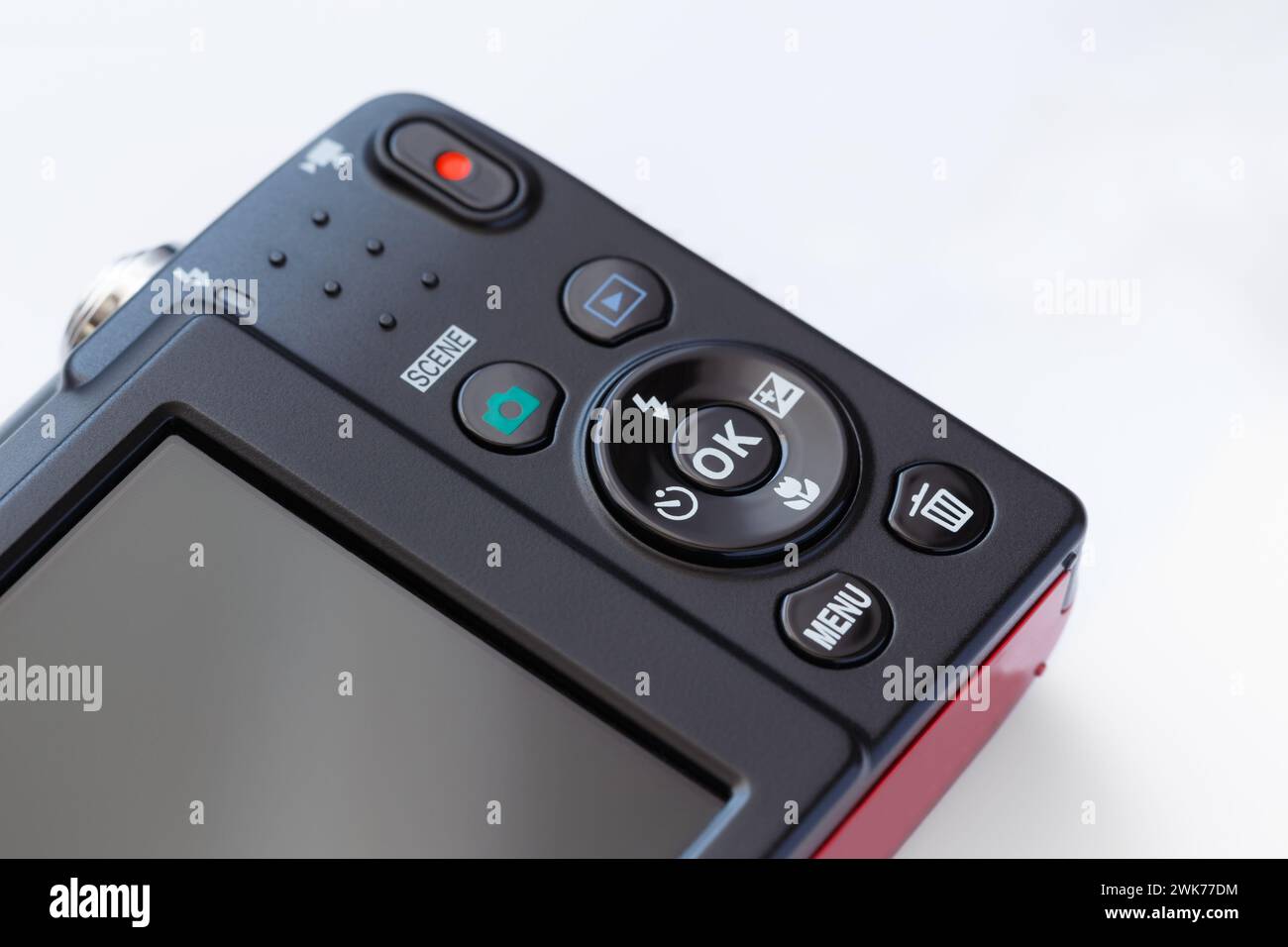 Il retro di una fotocamera compatta con comandi. Primo piano. Foto Stock