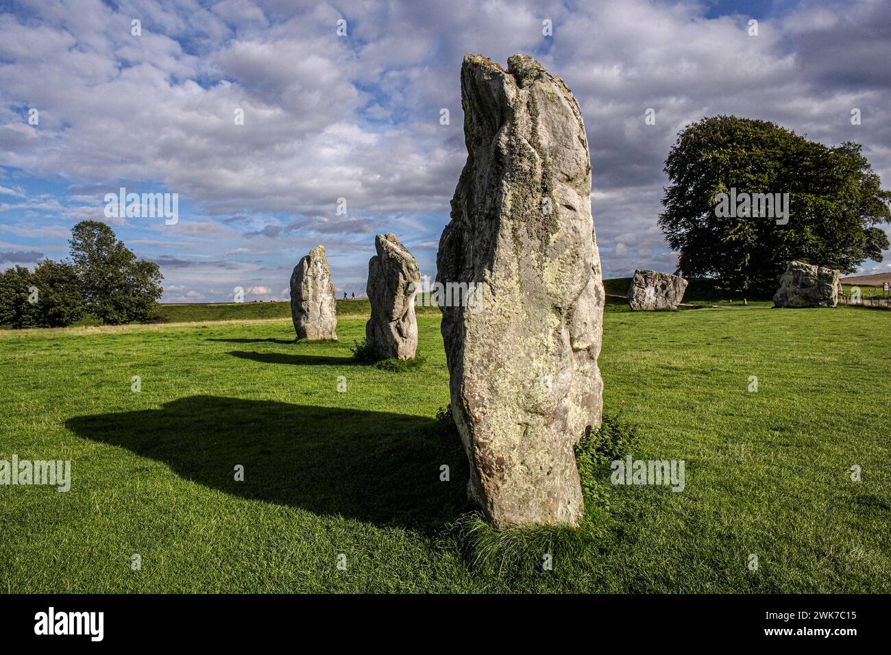 Il Neolitico Stones in piedi, cerchi di pietra e Henge a Avebury, Wiltshire. Un sito patrimonio dell'umanità e dell'Inghilterra. Foto Stock